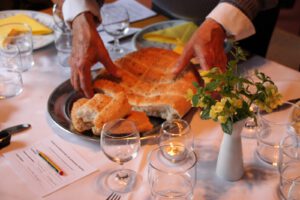 Brot wird gebrochen