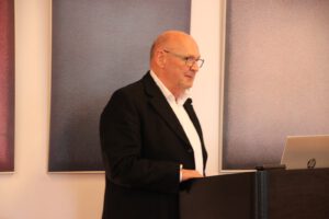 Dr. Köhler dankt dem Kollegen Dr. Polenz