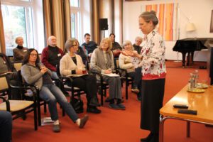 Prof. Annette Zgoll beim Vortrag