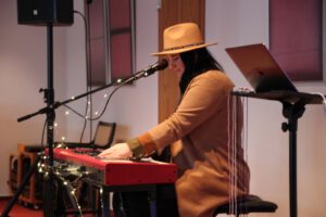 Julia Buch, Sängerin und Komponistin