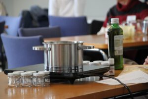 Utensilien zur Salbenherstellung