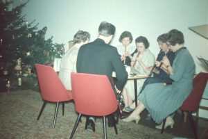 Weihnachten 1958 - 1.v.r. Frau Anna