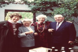 Frau Anna, Frau Emmi mit Vössings 1995