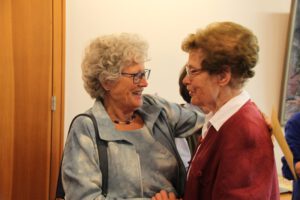 Freudige Begrüßung am 90. Geburtstag