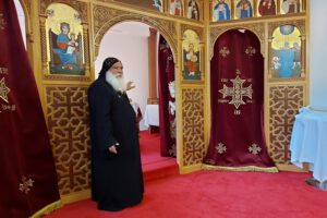 Abt Damian erläurert orthodoxe Traditionen