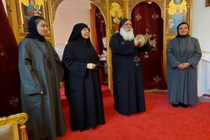 Orthodoxer Gesang mit Zimbel und Triangelklang
