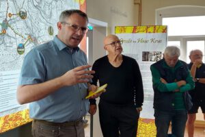 Kundige Führung durch Frederik Köhler im Haus Krus