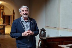 Josef Fuhrmann führt durch Marienmünster